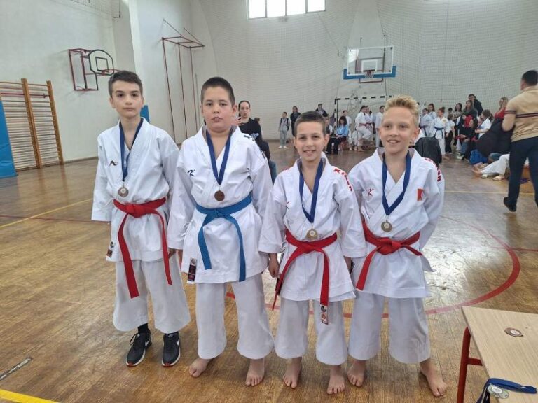 09aeb4c6-4ce7-4994-a738-4e6d23f9a583